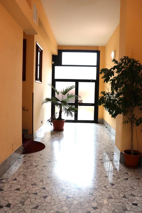 * La Casa Di Arti * 25 Min Dal Duomo Daire Milano Dış mekan fotoğraf